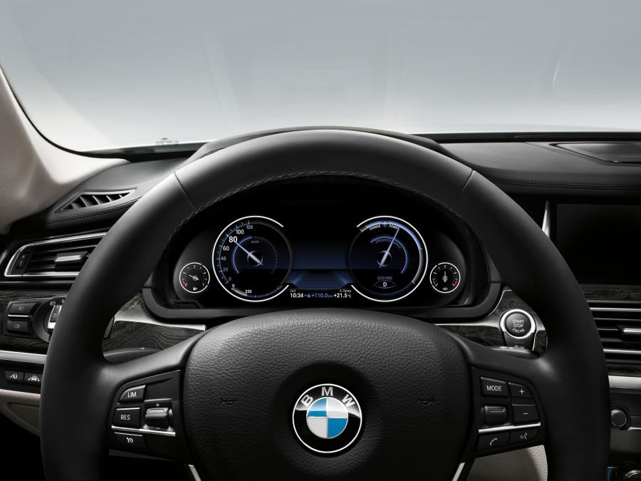  BMW 7-Series 2013 года  (фото 61 из 123)